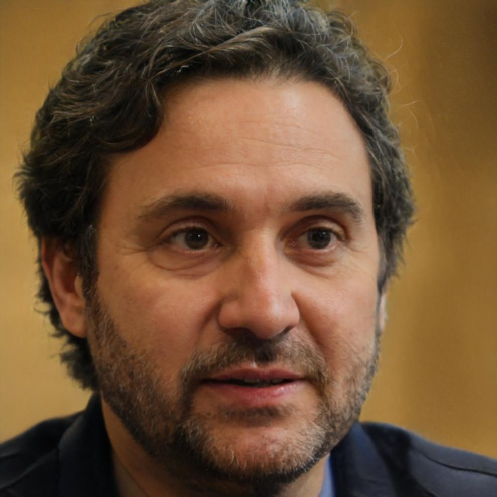 Portrait de Marc Dubois, expert en planification financière